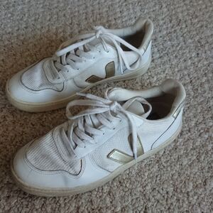 VEJA V-10 Bicolor Leather Low-Top Sneakers White and Gold Sneakers size 9